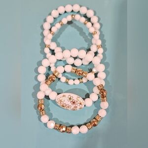 Nordstrom White and Gold Beaded Bracelet Set with Floral Charm‎ 🌺 NWOT